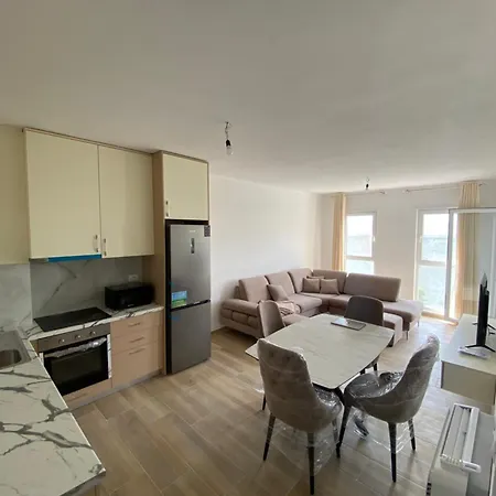 Close To The Airport & Handy For Center Apartmán